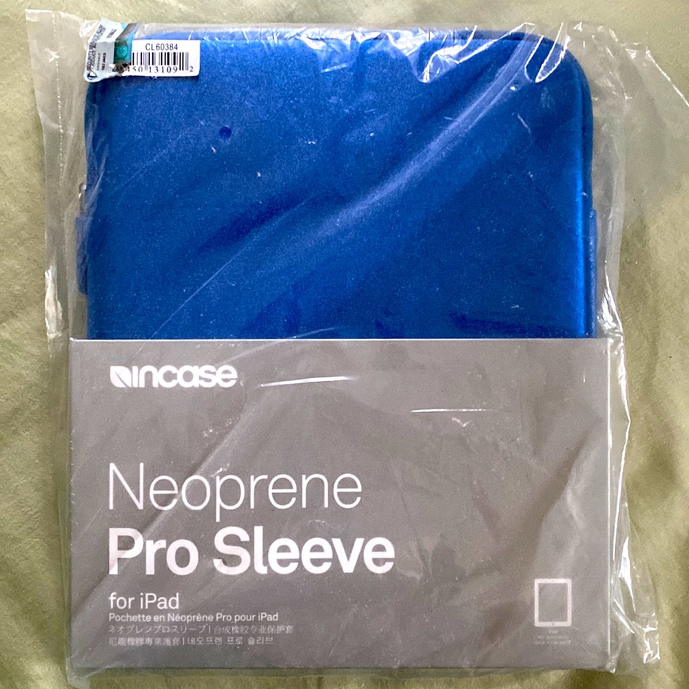 Incase Neoprene iPad Sleeve in Cobalt Blue